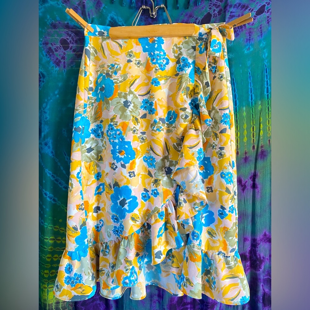 Loft Floral Ruffle Skirt. Size- Women’s 8.